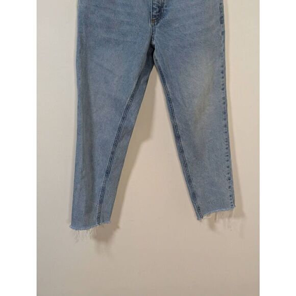 ASOS DESIGN Straight Leg Raw Hem Light Wash Jeans - Size 30 x 30 - Picture 3 of 8